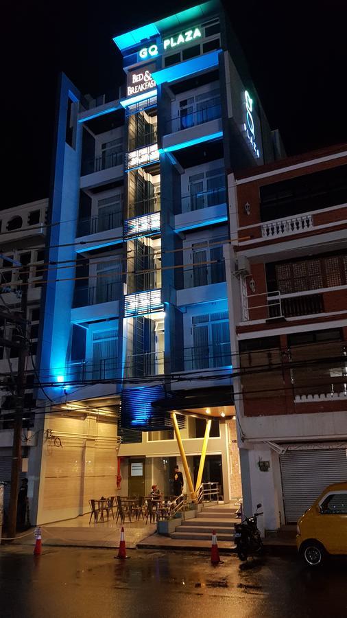 Hotel Gq Plaza à Kalibo Extérieur photo