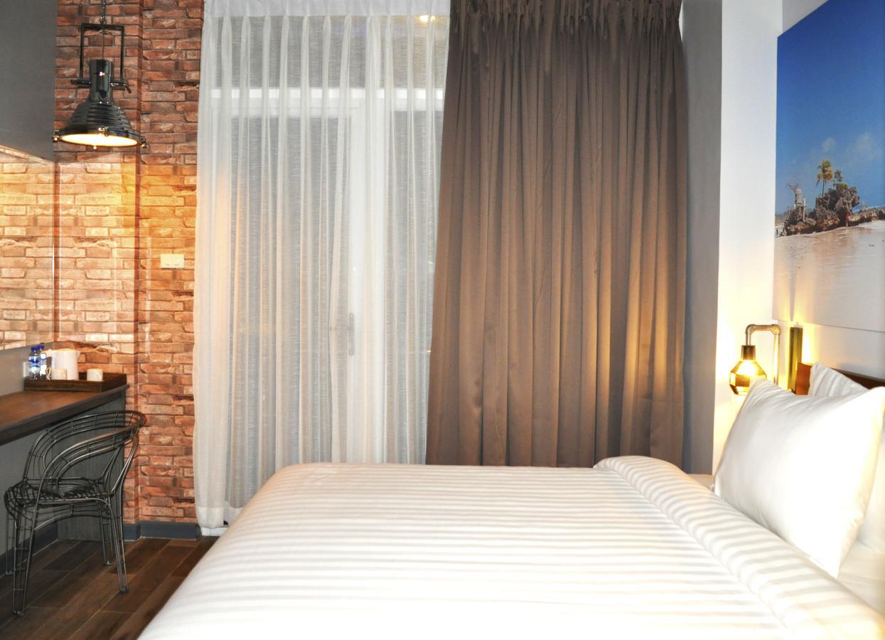 Hotel Gq Plaza à Kalibo Extérieur photo