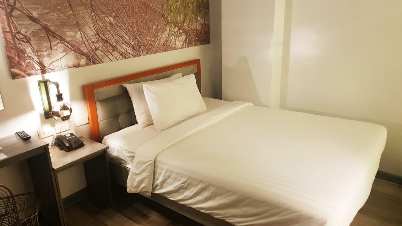 Hotel Gq Plaza à Kalibo Extérieur photo